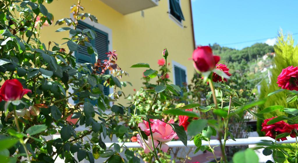 La Casa Delle Rose Room With Air Conditioning La Spezia Bagian luar foto