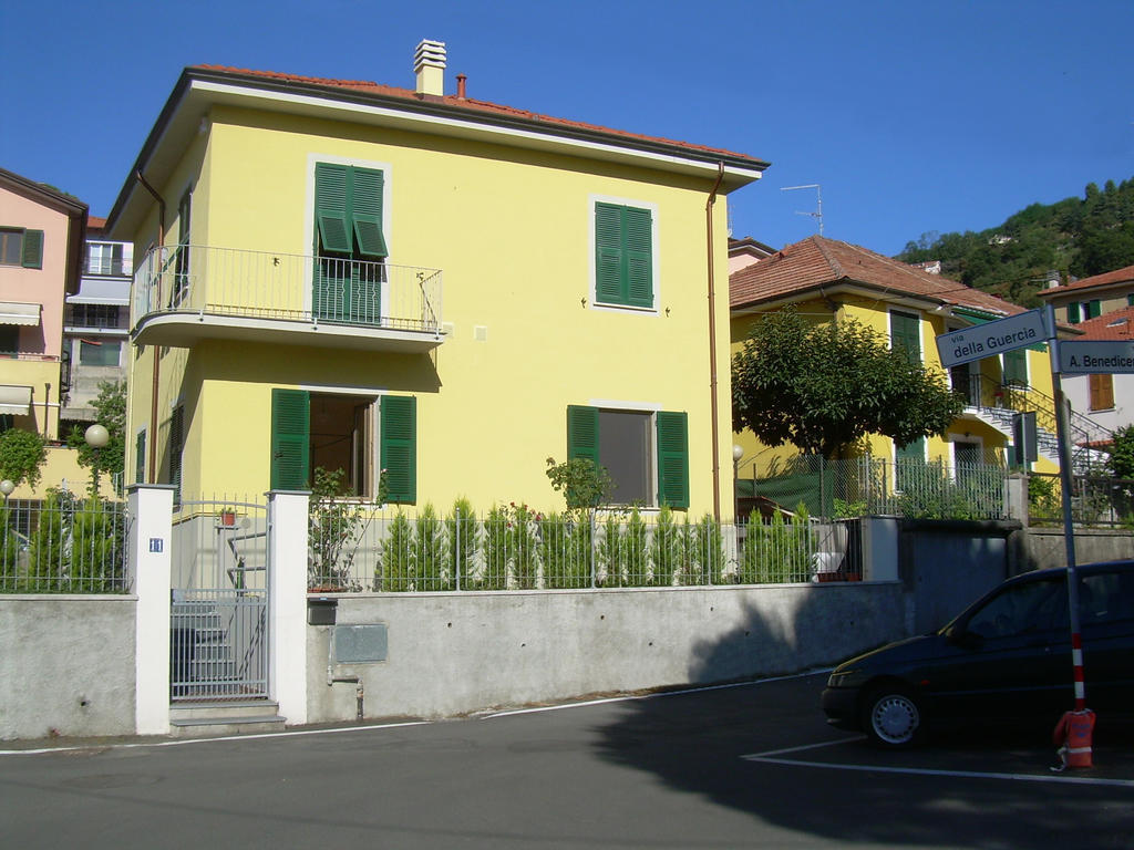 La Casa Delle Rose Room With Air Conditioning La Spezia Bagian luar foto