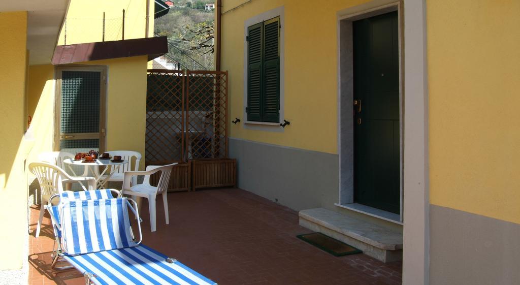 La Casa Delle Rose Room With Air Conditioning La Spezia Bagian luar foto